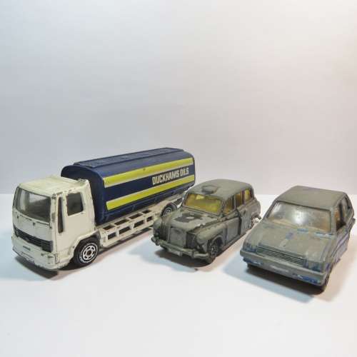 Lot of 5 vintage Corgi toy cars - Well used