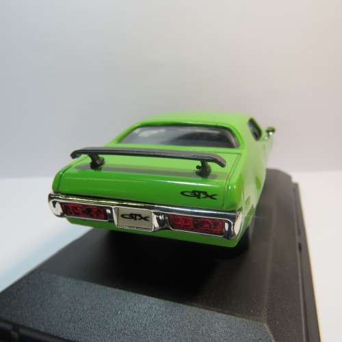 Road Signature 1971 Plymouth GTX model car in box - Scale 1/43