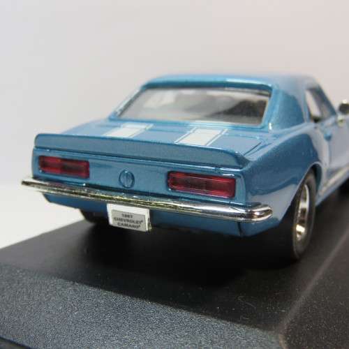 Road Signature 1967 Chevrolet Camaro Z-28 model car in box - Scale 1/43
