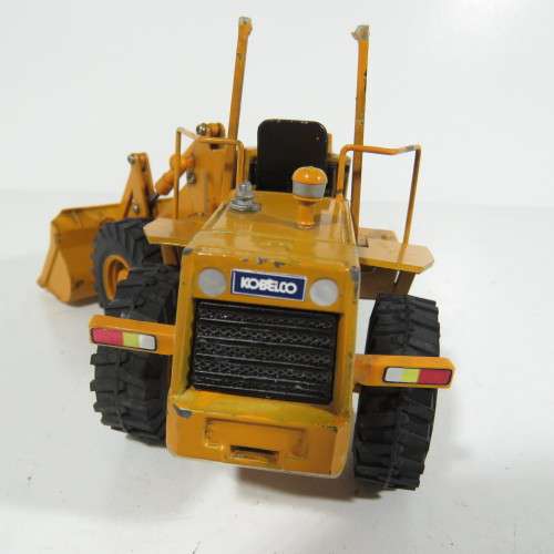 Ashiya Semitsu Kobelco LK300A front end loader construction model - Scale 1/30 - Some parts missing