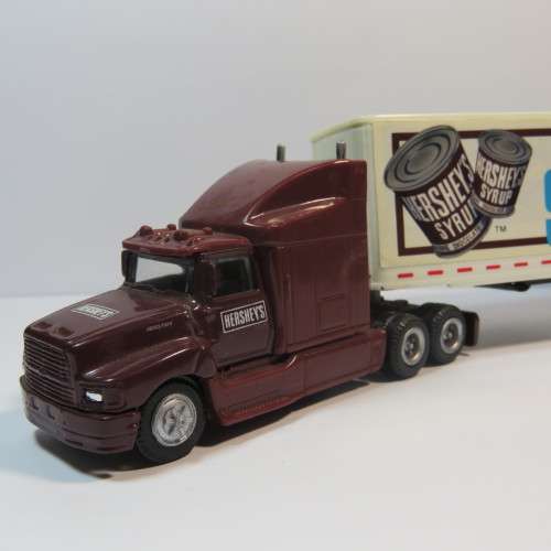 Road Champs Ford Aeromax 120 truck and trailer - Hershey`s Syrup