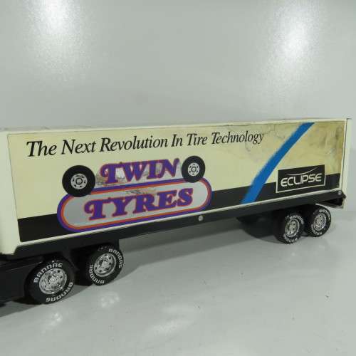 Vintage Nylint Bandag truck and trailer with sounds - Batteries not included - Stickers are damaged