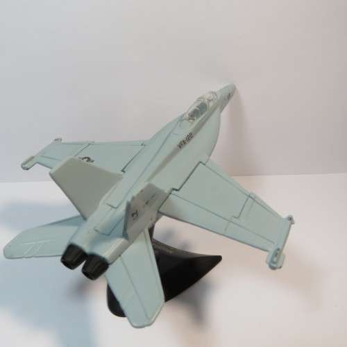 Maisto US Navy F/A - 18E Super Hornet die-cast jet plane - No wheels