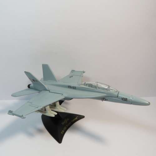 Maisto US Navy F/A - 18E Super Hornet die-cast jet plane - No wheels