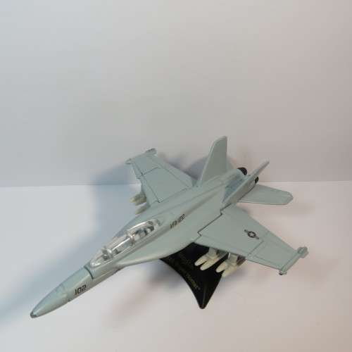 Maisto US Navy F/A - 18E Super Hornet die-cast jet plane - No wheels