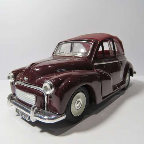 Saico Morris Minor model car - Scale 1/26 - Pull back action