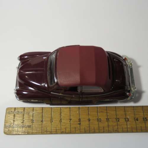 Saico Morris Minor model car - Scale 1/26 - Pull back action