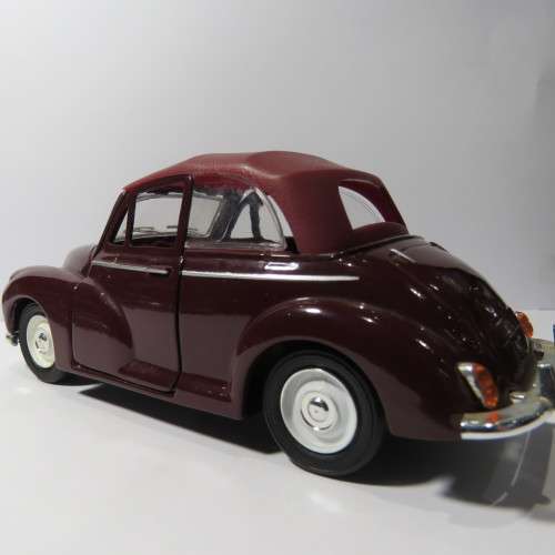 Saico Morris Minor model car - Scale 1/26 - Pull back action