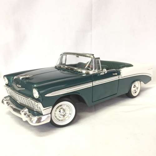 Road Signature 1956 Chevrolet Bel Air convertible model car - scale 1/18
