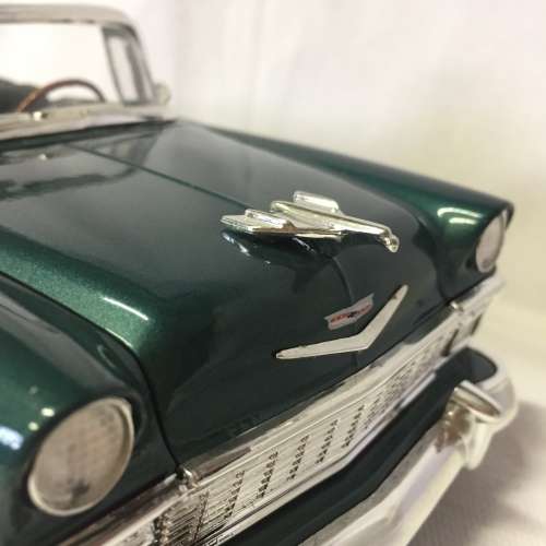 Road Signature 1956 Chevrolet Bel Air convertible model car - scale 1/18