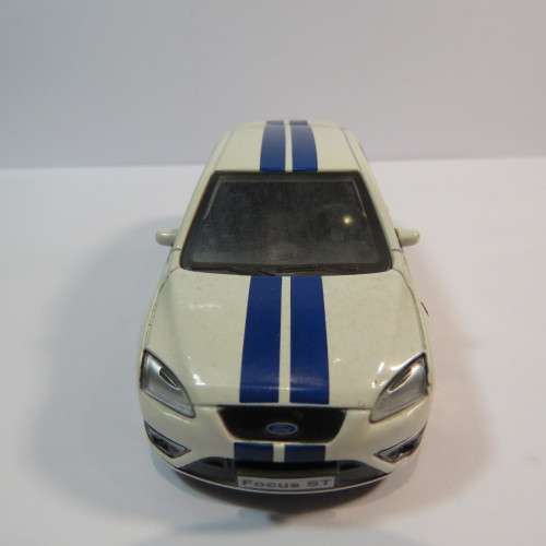 Bburago Ford Focus ST model car - Scale 1/43