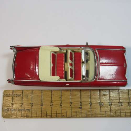 New Ray 1959 Cadillac series 62 model car - Scale 1/43