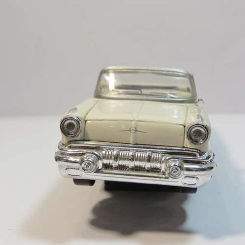 New Ray 1957 Pontiac Bonneville model car - Scale 1/43 - Missing side panel right rear
