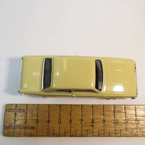 Hongwell Ford Consair model car - Scale 1/43