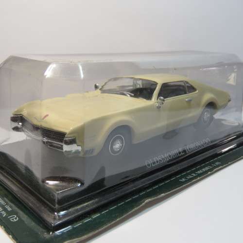 DelPrado Oldsmobile Toronado model car - Scale 1/43