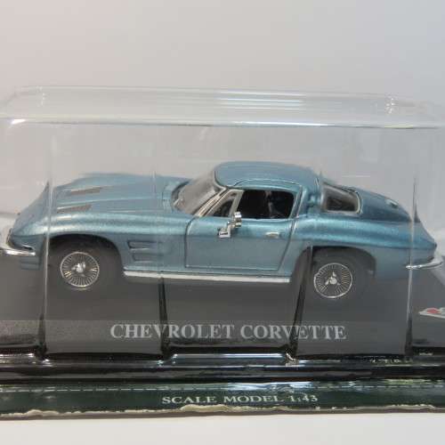 DelPrado Chevrolet Corvette model car