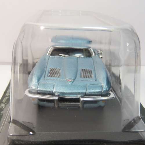 DelPrado Chevrolet Corvette model car