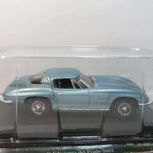 DelPrado Chevrolet Corvette model car