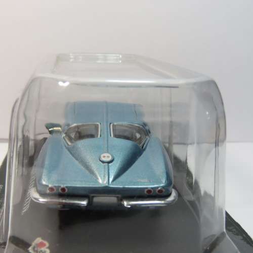DelPrado Chevrolet Corvette model car