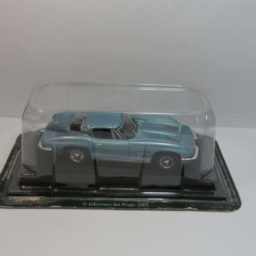 DelPrado Chevrolet Corvette model car