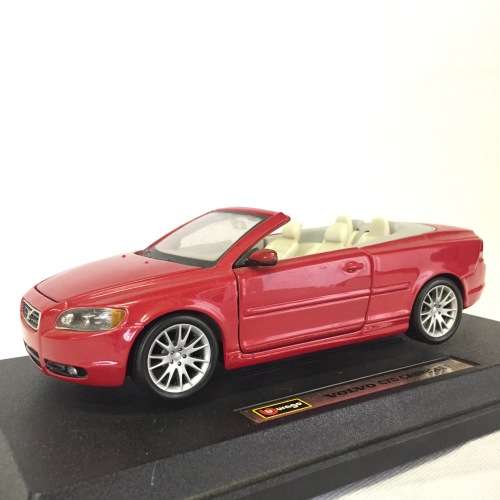 Bburago Volvo C70 Cabriolet model car - scale 1/24