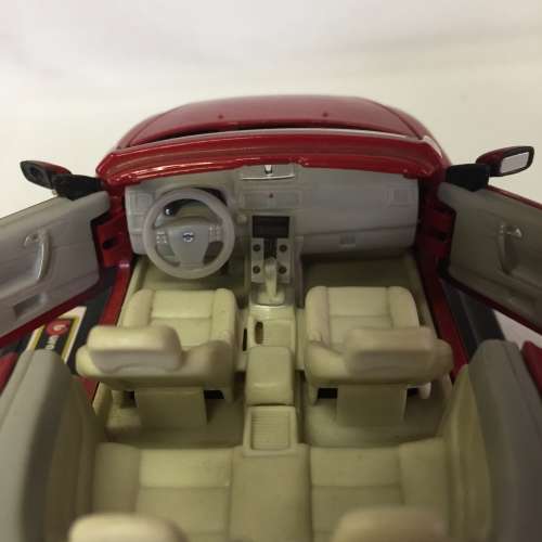 Bburago Volvo C70 Cabriolet model car - scale 1/24