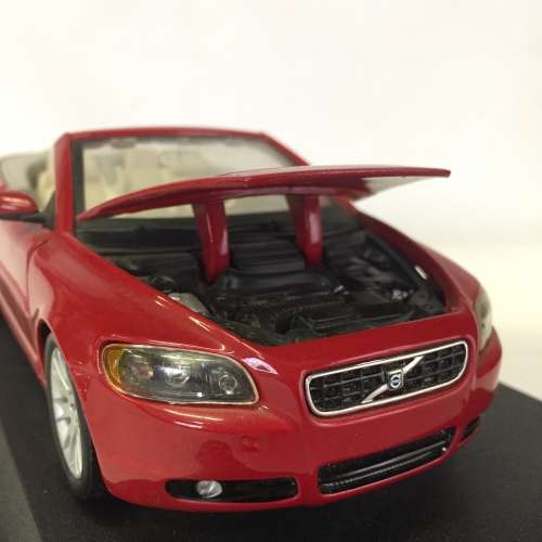 Bburago Volvo C70 Cabriolet model car - scale 1/24