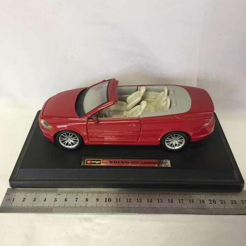 Bburago Volvo C70 Cabriolet model car - scale 1/24