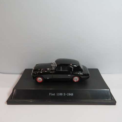 Starline model 1948 Fiat 1100 S model car in case