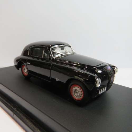Starline model 1948 Fiat 1100 S model car in case