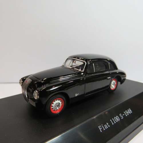 Starline model 1948 Fiat 1100 S model car in case