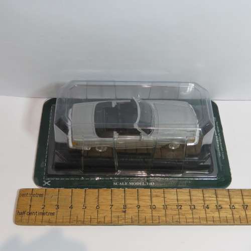 Delprado Mercedes-Benz 350 SL model car - Scale 1/43