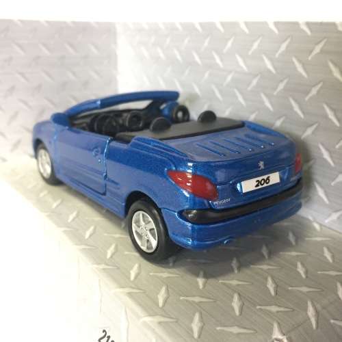 Maisto Peugeot 206CC model car - scale 1/38