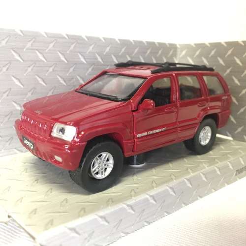 Maisto Jeep Grand Cherokee model car - scale 1/42