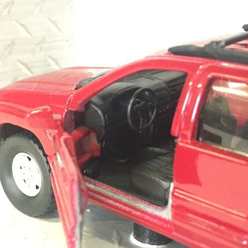 Maisto Jeep Grand Cherokee model car - scale 1/42