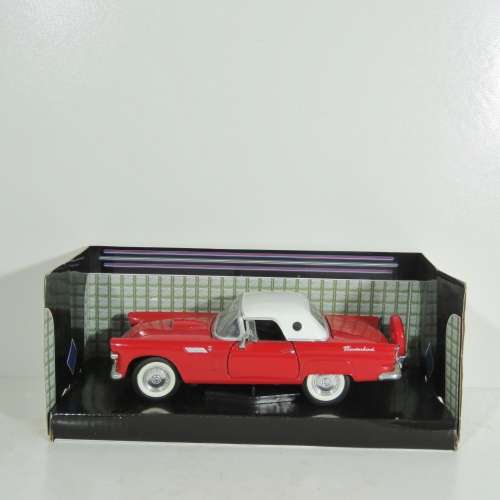 Motor Max 1956 Ford Thunderbird model car with box - Scale 1/24