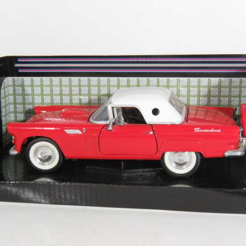 Motor Max 1956 Ford Thunderbird model car with box - Scale 1/24