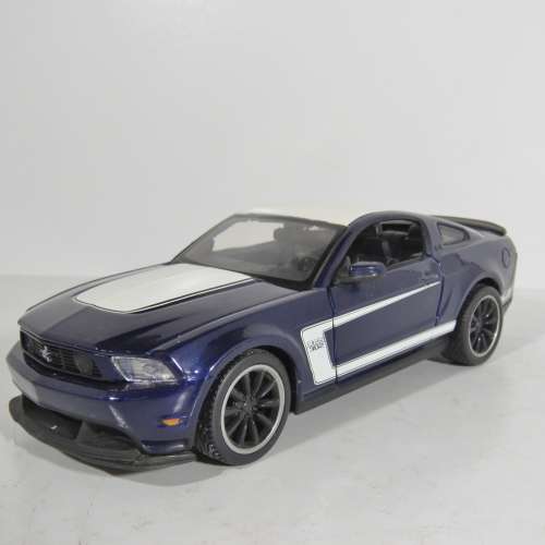 Maisto 2012 Ford Mustang Boss 302 model car in box - Scale 1/24