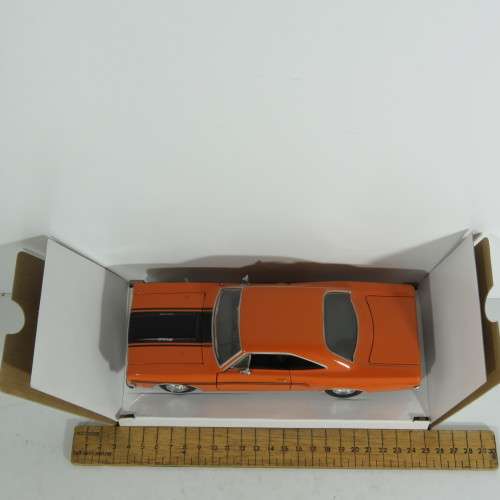 Maisto 1970 Plymouth GTX model car in box - Scale