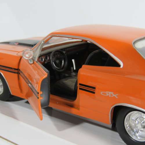 Maisto 1970 Plymouth GTX model car in box - Scale
