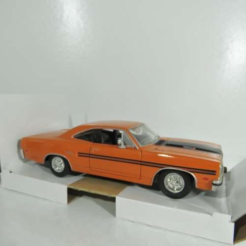 Maisto 1970 Plymouth GTX model car in box - Scale