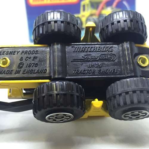 1976 Matchbox 75 series superfast #29-C Caterpillar tractor shovel - mint boxed