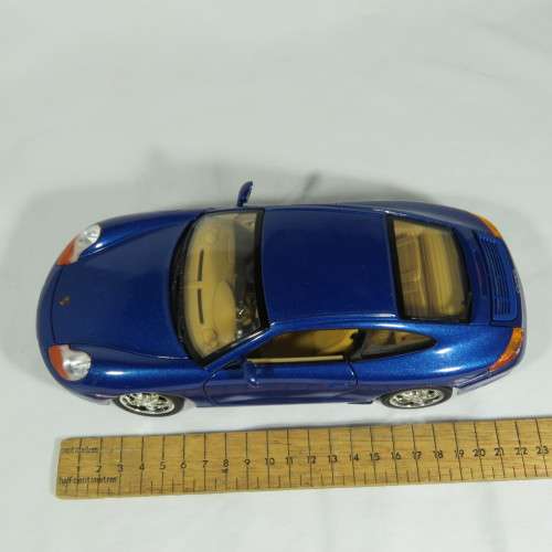 MotorMax 1999 Porsche 911 Carrera model car - Scale 1/18