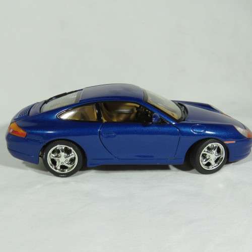 MotorMax 1999 Porsche 911 Carrera model car - Scale 1/18