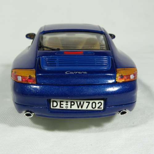 MotorMax 1999 Porsche 911 Carrera model car - Scale 1/18