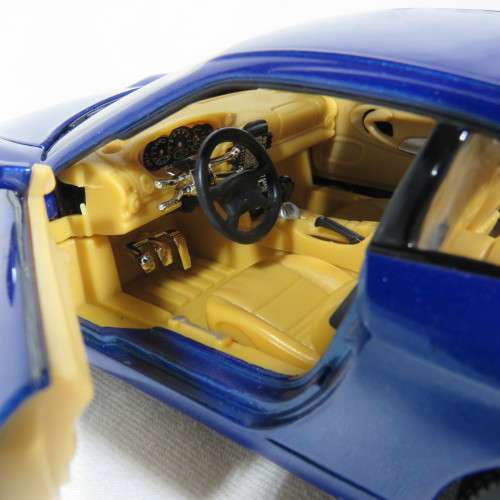 MotorMax 1999 Porsche 911 Carrera model car - Scale 1/18