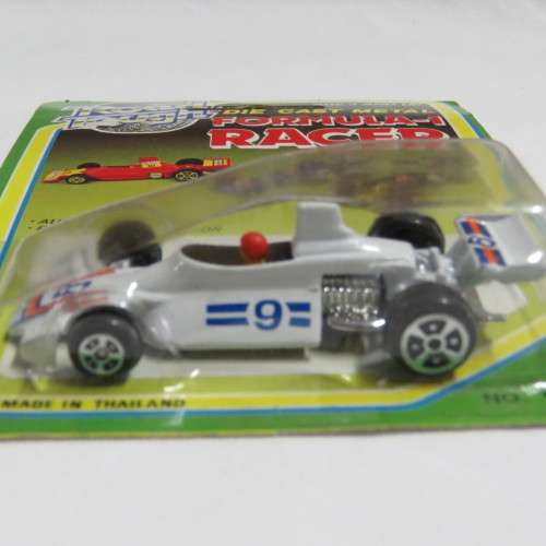 Vintage Road Tough die -cast metal formula 1 racer #99 Brabham BT44 in pack