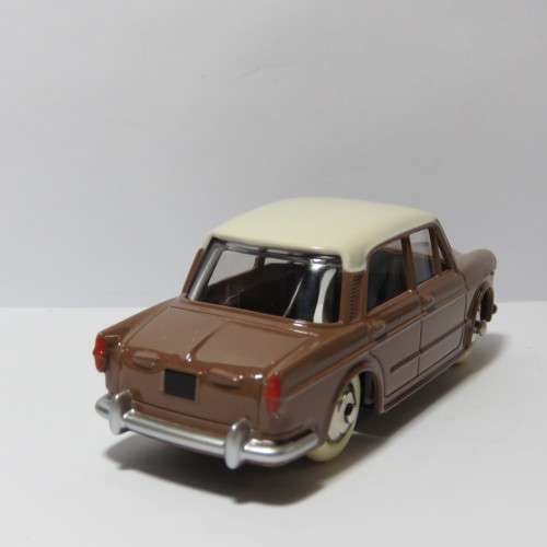Dinky Toys #531 Fiat 1200 Grand Vue with windows - DeAgostini - Mint boxed
