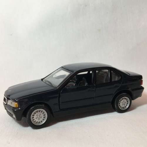 Yatming BMW 325i model car - Scale 1/43
