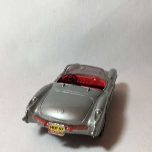 Maisto 1957 Chevrolet Corvette model car - Scale